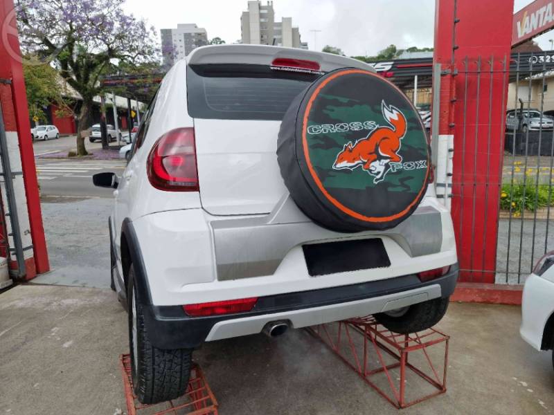 VOLKSWAGEN - CROSSFOX 1.6 MI FLEX 8V 4P MANUAL - 2010/2011 - BRANCA - R$ 41.900,00