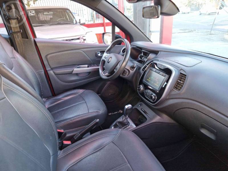 RENAULT - CAPTUR 1.6 16V INTENSE BOSE FLEX 4P AUTOMÁTICO - 2020/2021 - BORDO - R$ 88.000,00