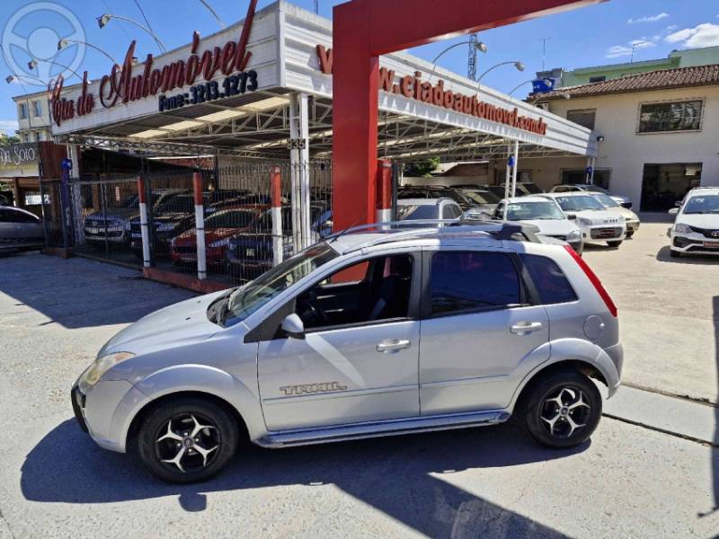 FORD - FIESTA 1.0 MPI TRAIL HATCH 8V FLEX 4P MANUAL - 2007/2008 - PRATA - R$ 21.900,00