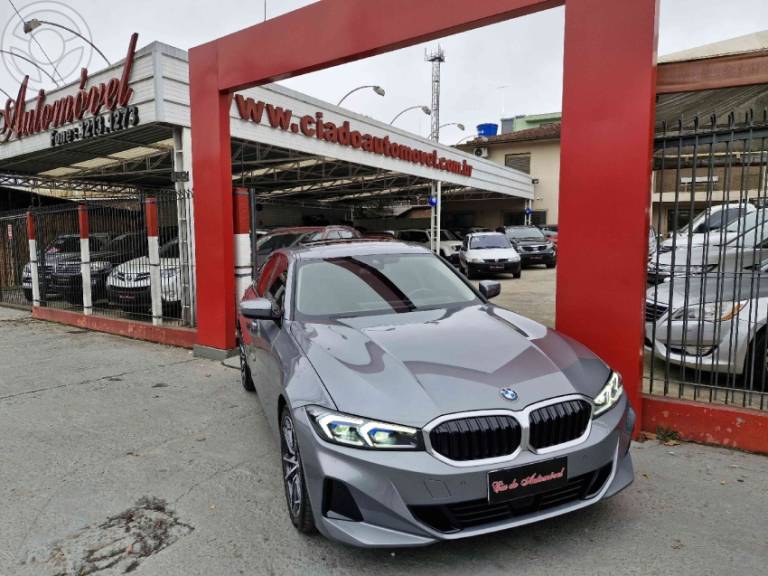 BMW - 320I 2.0 SPORT GP 16V TURBO ACTIVE FLEX 4P AUTOMÁTICO - 2024/2024 - CHUMBO - R$ 309.000,00
