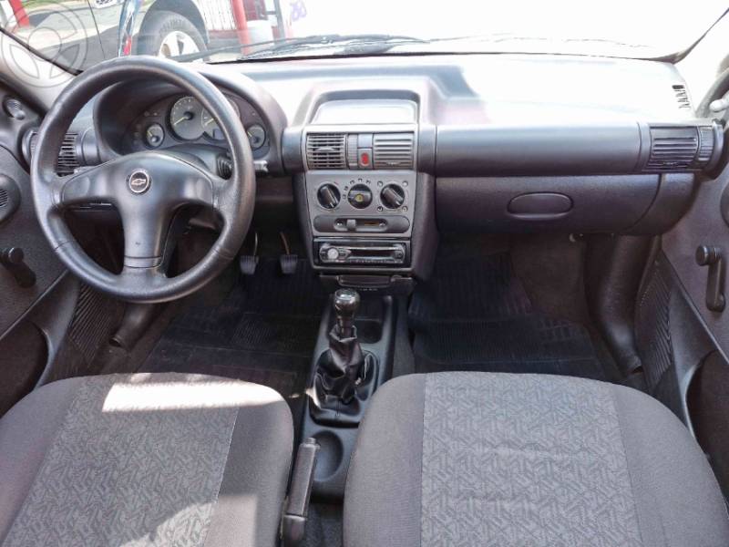 CHEVROLET - CORSA 1.0 MPFI CLASSIC SEDAN LIFE 8V FLEX 4P MANUAL - 2006/2007 - PRATA - R$ 22.900,00