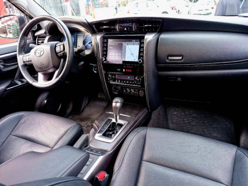 TOYOTA - HILUX SW4 2.8 SRX 4X4 16V TURBO INTERCOOLER DIESEL 4P AUTOMÁTICO - 2021/2022 - CINZA - R$ 299.900,00